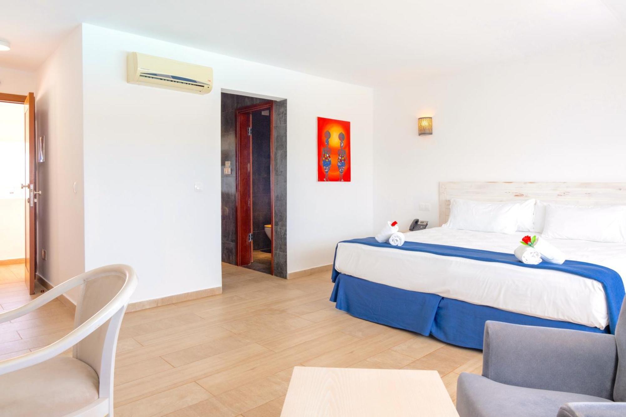 Hotel Livvo Budha Beach Santa Maria Luaran gambar