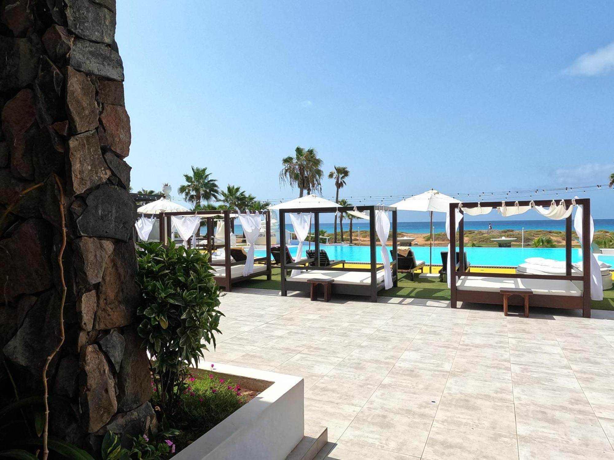 Hotel Livvo Budha Beach Santa Maria Luaran gambar